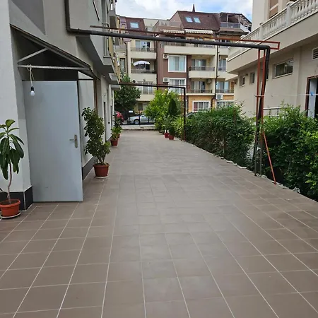 Guest house Petrovi Ravda